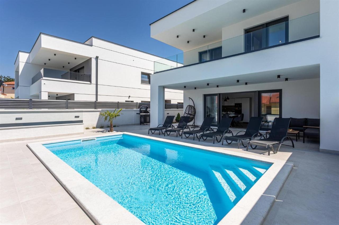 Villa Manhattan Dobrinj Exteriör bild